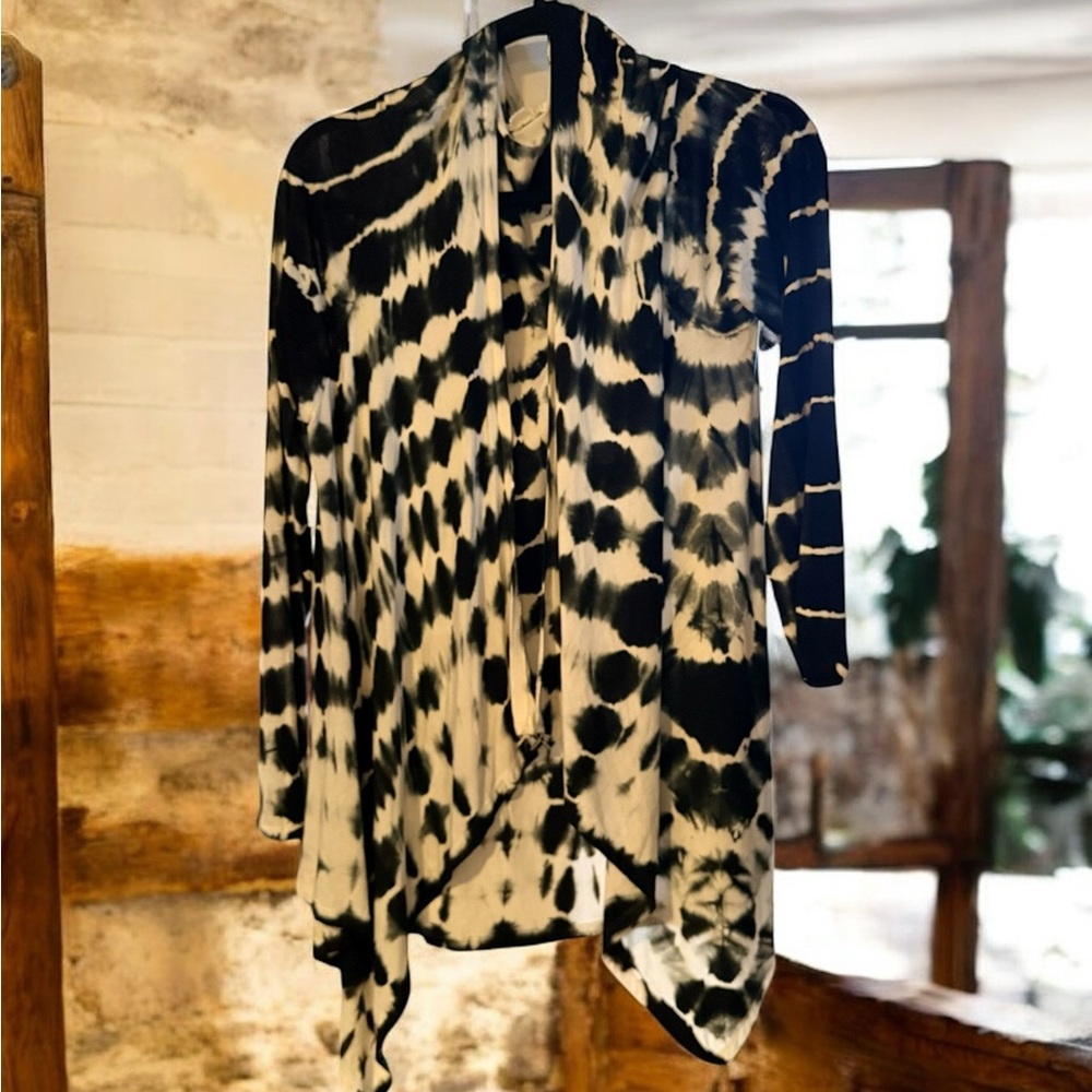 Black and White Tie-Dye Women's Wrap
